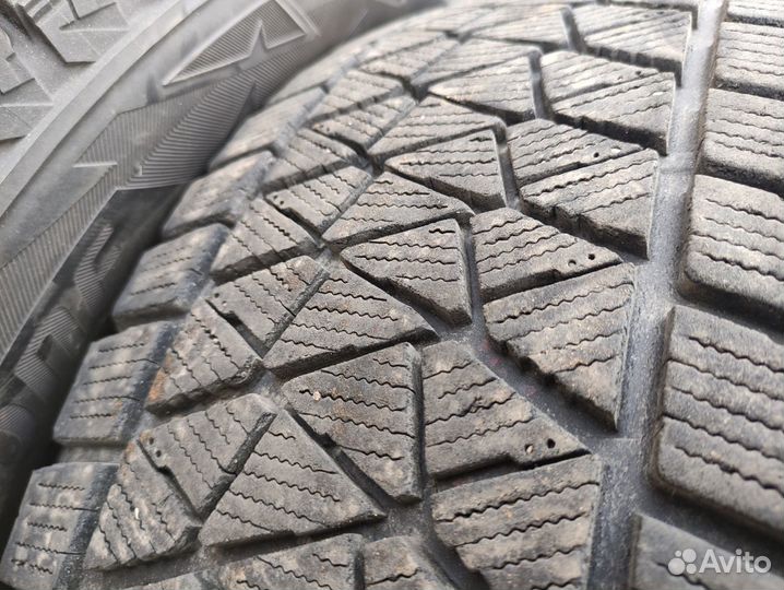Bridgestone Blizzak DM-V2 225/65 R17