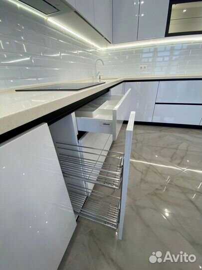 Кухонный гарнитур мдф \ эмаль