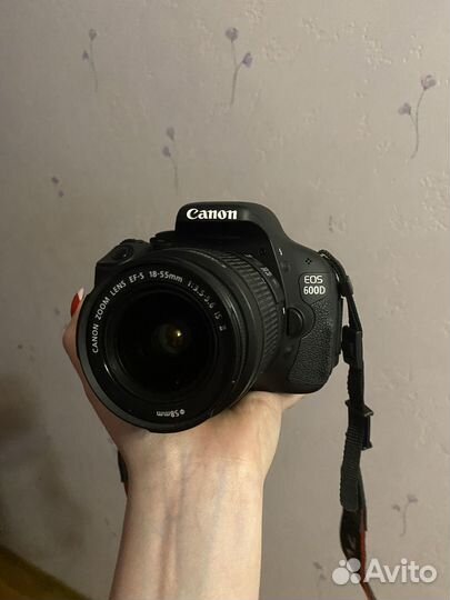 Зеркальный фотоаппарат canon 600d