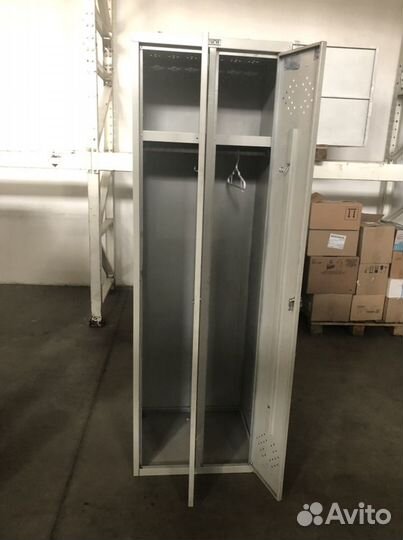 Шкаф металлический для одежды