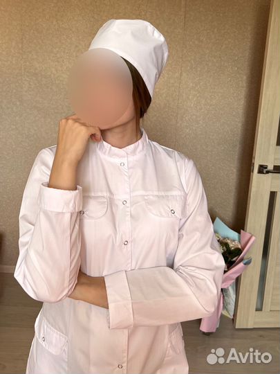 Медицинский халат и шапочка