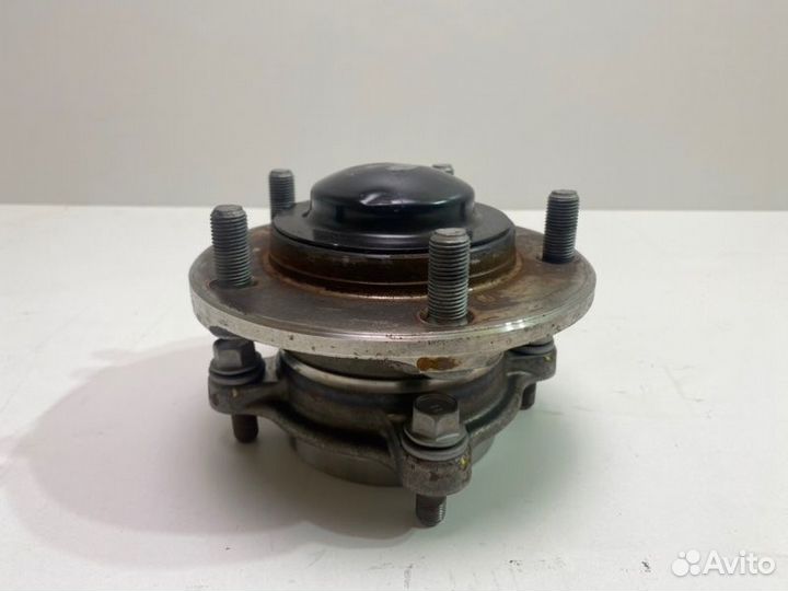 Ступица передняя левая Toyota Land Cruiser 200