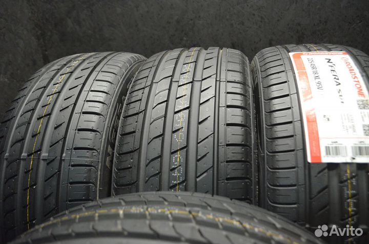 Roadstone N'Fera SU1 225/45 R18 95V