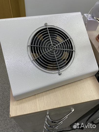 Вытяжка настольная для маникюра