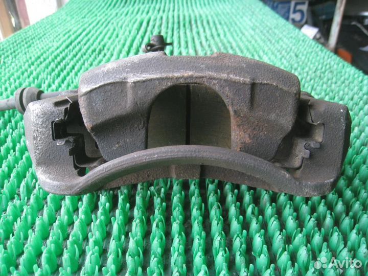 Суппорт тормозной передний правый Chevrolet Aveo