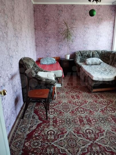 Комната 18 м² в 4-к., 1/1 эт.