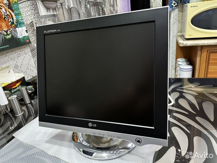 Монитор LG flatron L1500B