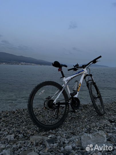 Велосипед GT avalanche 3.0