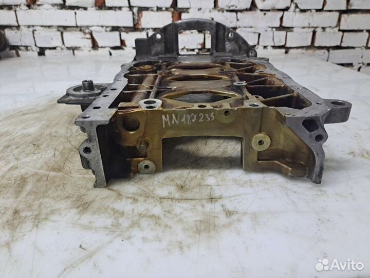 Поддон двигателя