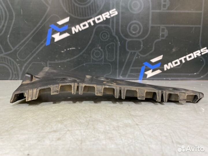 Крепление бампера заднее левое Audi A4 B6 ASN 2004