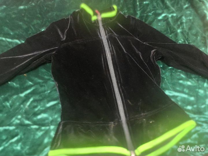 Мастерка разминочная,для фигуристки