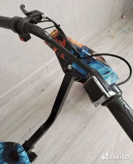 Дрифт Трайк Мини Скутер