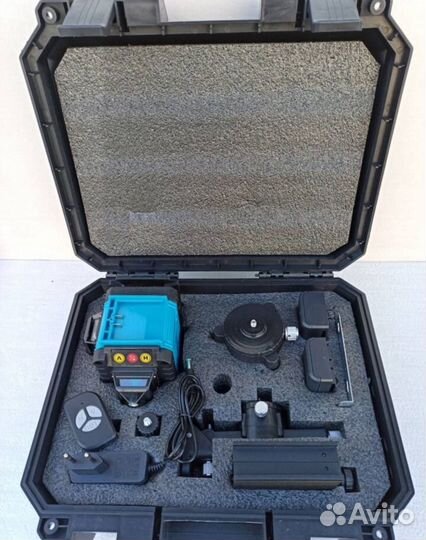 Аккумуляторный лазерный уровень Makita 4D (Арт.546