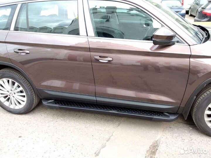 Автомобильные пороги подножки