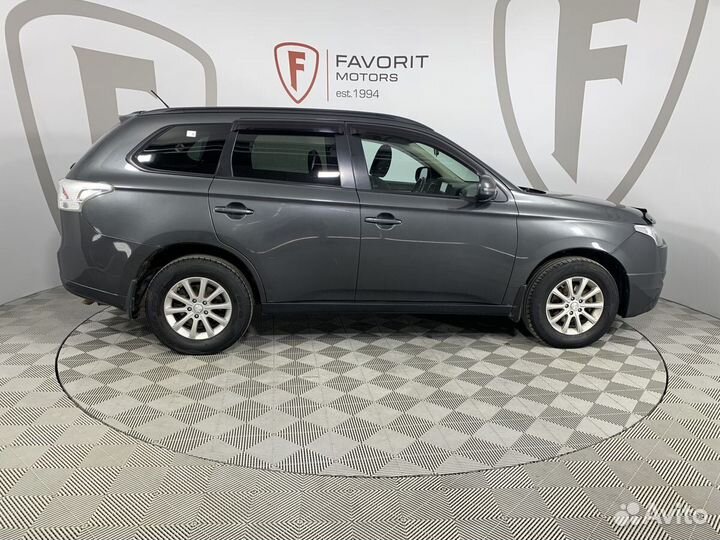 Mitsubishi Outlander 2.4 CVT, 2013, 212 300 км