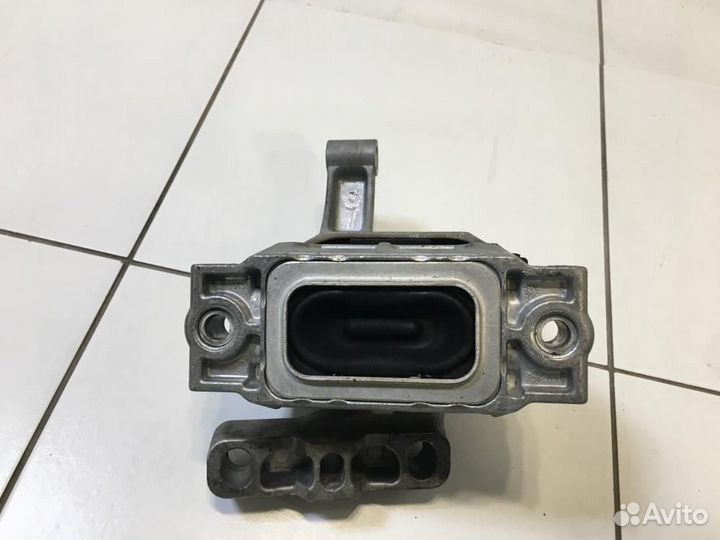 Опора двигателя правая Volkswagen Tiguan 5N2 2011