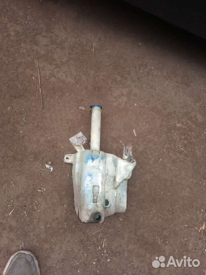 Бачок омывательный на Avensis 1 T22