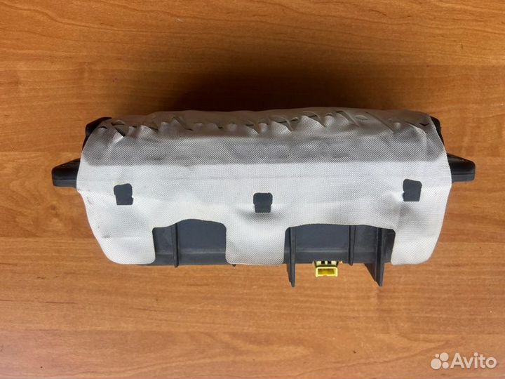 Подушка безопасности пассажира Vw Touran cavc 2009