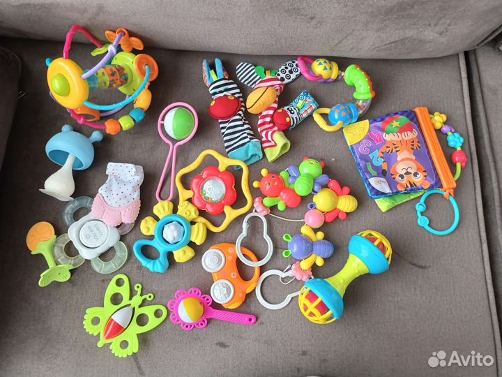 Игрушки пакетом для малышей