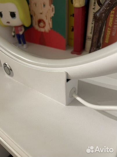 Настольная лампа Maytoni Nola