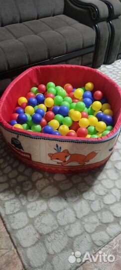 Сухой бассейн с шариками и горкой