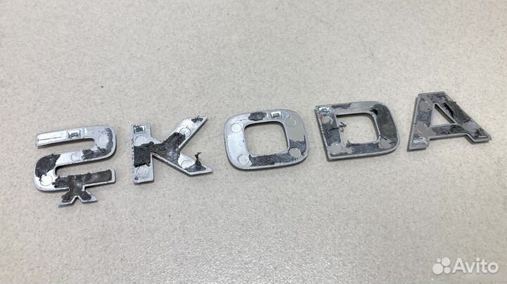 Эмблема крышки багажника Skoda 5JA8536872ZZ VAG