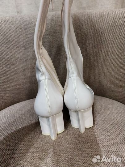 Новые белые ботфорты р. 37