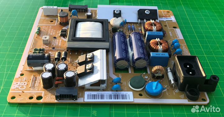 BN44-00700A L32S1 EDY