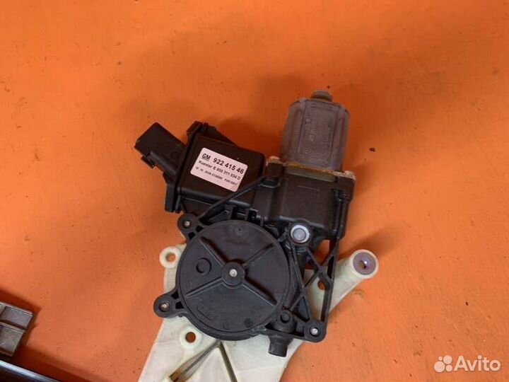 Стеклоподъемник двери правый Chevrolet Camaro 5