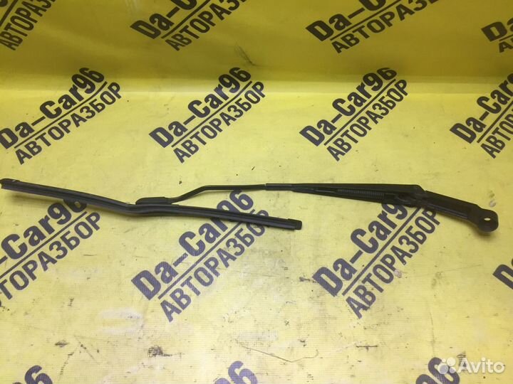 Поводок с дворником правый Chevrolet Lacetti