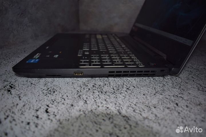 Игровой ноутбук на Core i5-11400H/ RTX 3060/144 hz