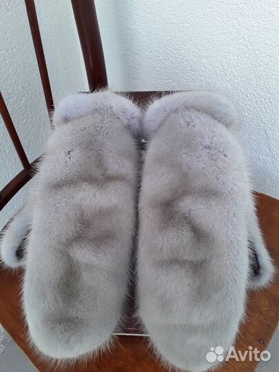 Норковые варежки новые