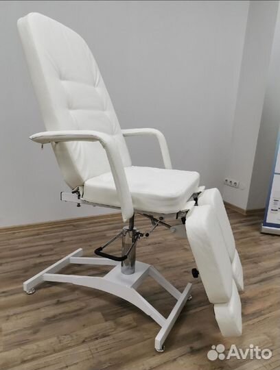 Кресло педикюрное