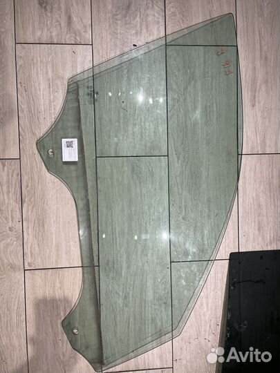 Бмв X6 Стекло двери передней Прав