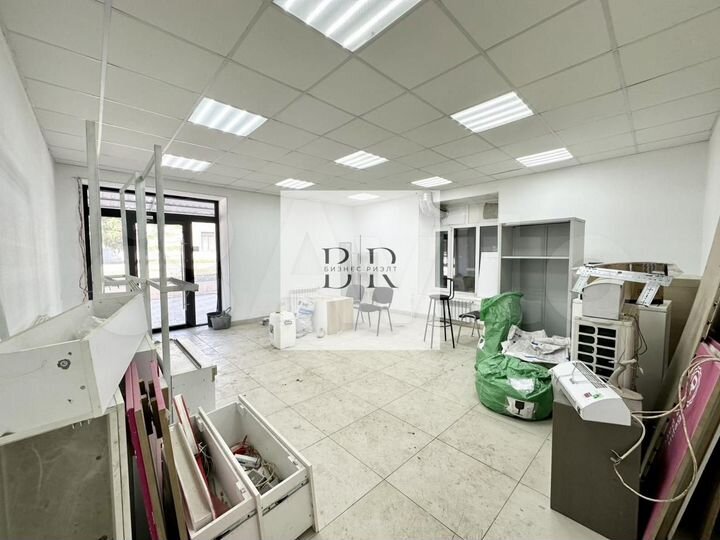 Отдельный вход Торговля Вытяжка Общепит, 72.2 м²