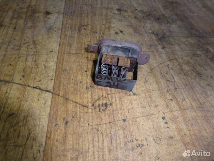 Резистор отопителя BMW 5-серия E34 1988-1995