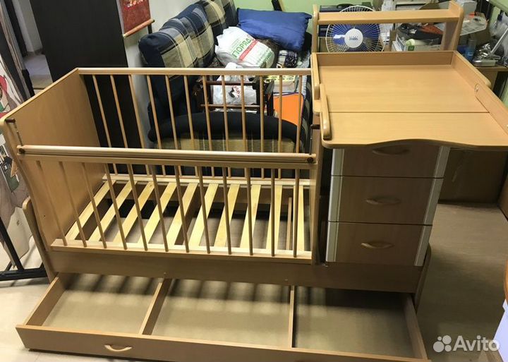Детская кроватка трансформер с маятником