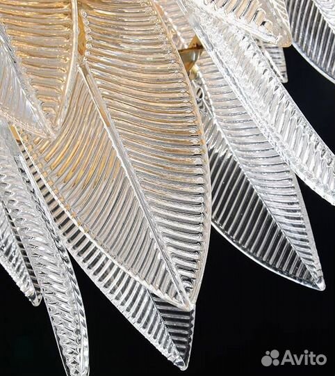 Люстра со стеклянными подвесками в форме листьев