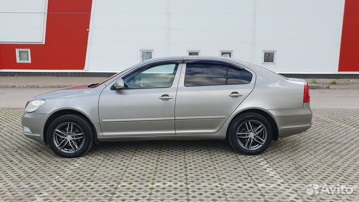 Skoda Octavia 1.6 AT, 2010, 198 000 км