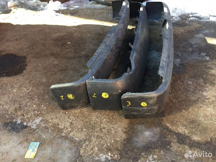 Бампер задний Toyota HiAce