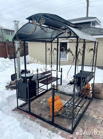Мангал с крышей
