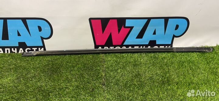 Молдинг двери передней правой Alfa Romeo Stelvio