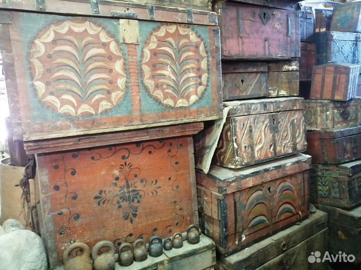 Сундук старинный расписной, ларец, шкатулка