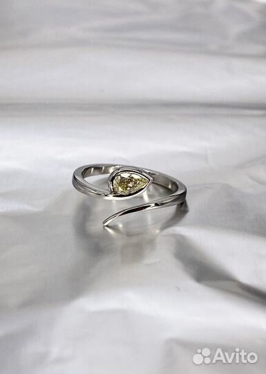 Кольцо с бриллиантом ‘’Маркиз’’