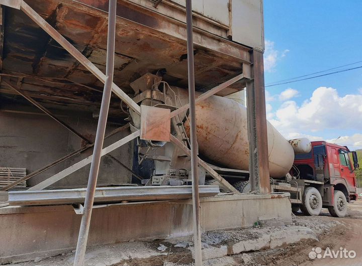 Доставка бетона миксером