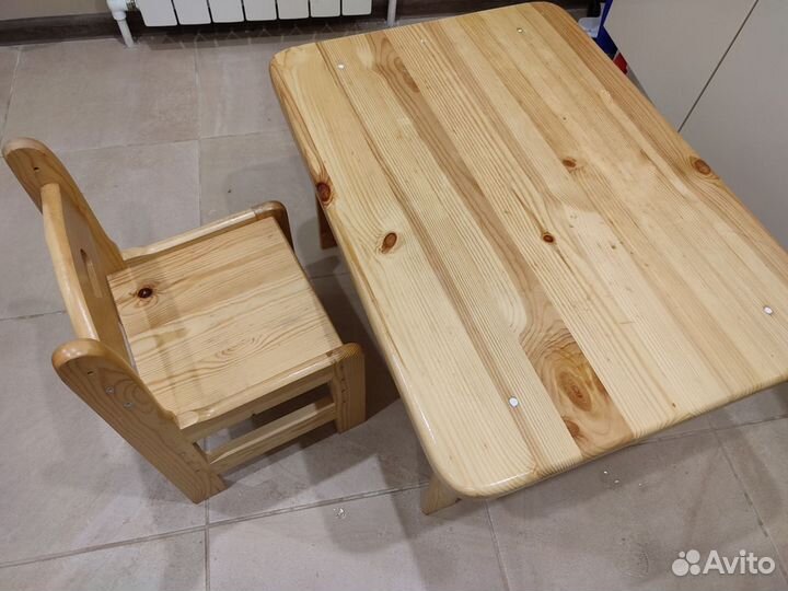 Детский стол и стул