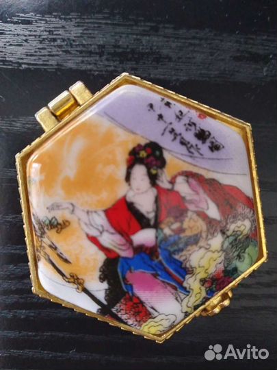 Шкатулка фарфор