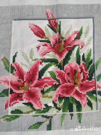 Вышивка «Символы: нежность»