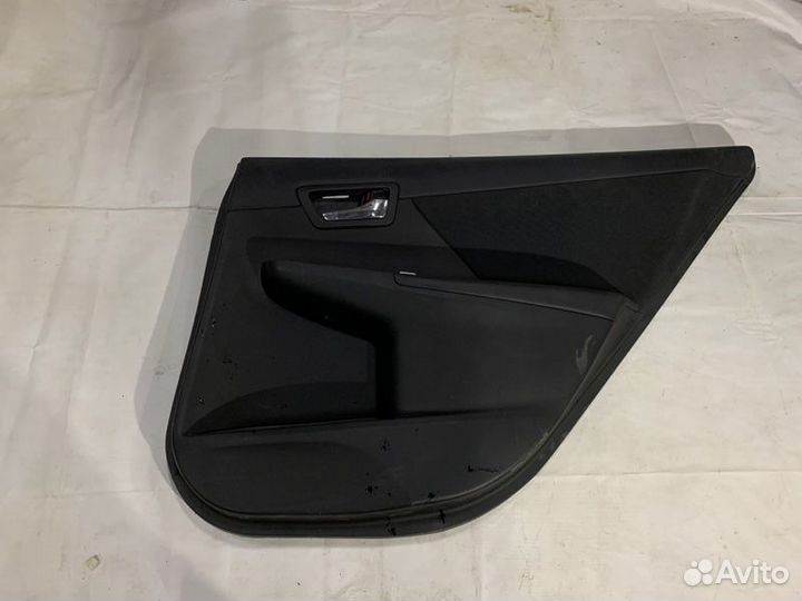 Обшивка двери задняя правая Toyota Camry 55