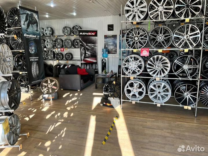 Tracmax X-Privilo TX3 275/30 R19 96Y